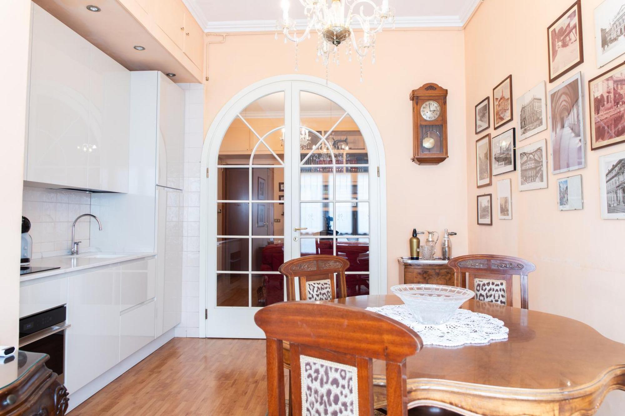 Duomo Walking Distance Elegant Flat With View Lägenhet Milano Exteriör bild